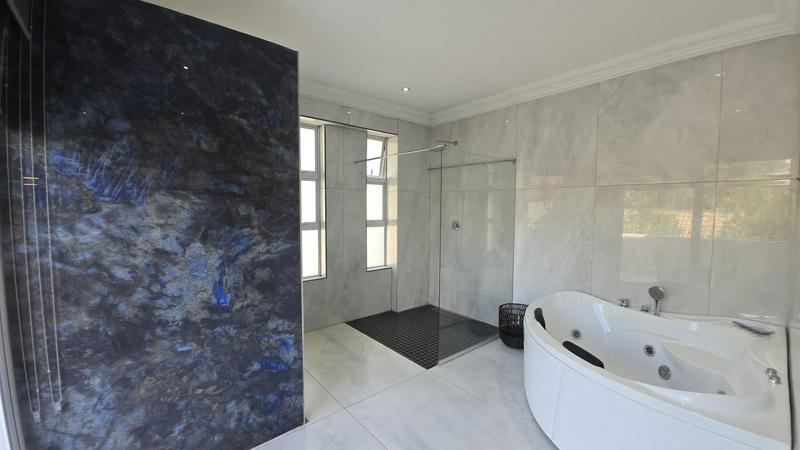 5 Bedroom Property for Sale in The Islands Estates North West